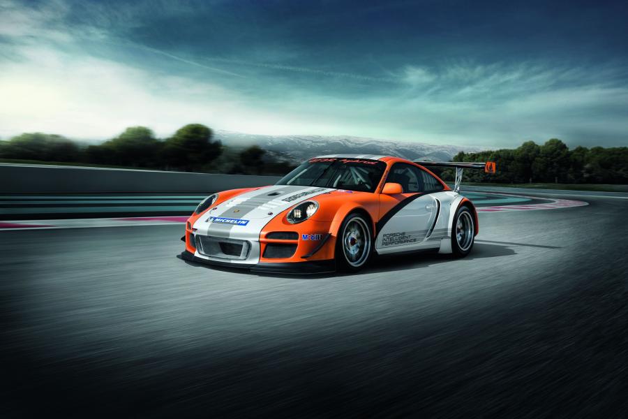  Porsche 911 GT3 R Hybrid 2010 года  (фото 35 из 36)
